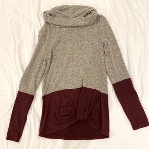 long sleeve maroon and heather gray around the neck sweater